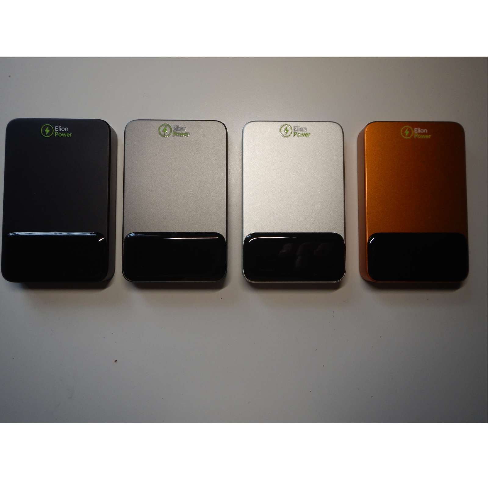 Elion Powerbank 22.5W – 10.000 mAh, USB-C & Lightning